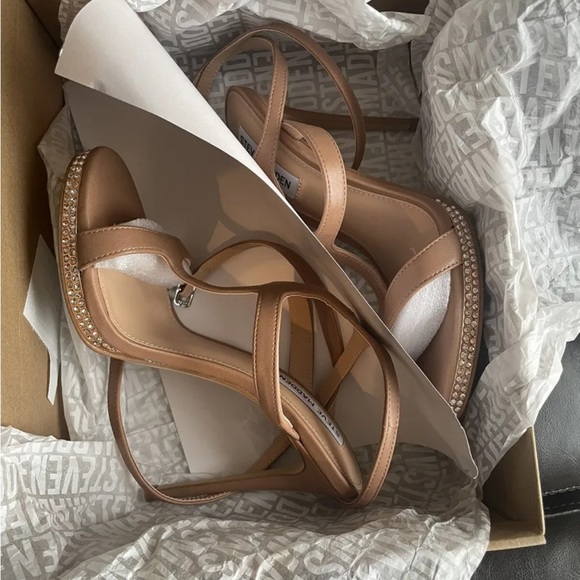 Steve Madden strappy heel sandals, Size 7 Angel Tan - Picture 2 of 4